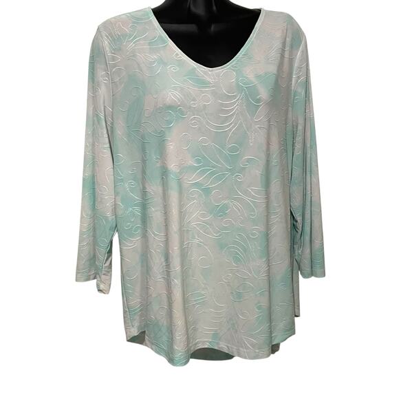 Chicos Womens Blouse Size 2 or Large White Blue Embroidered V Neck 3/4 Sleeve - Picture 1 of 13